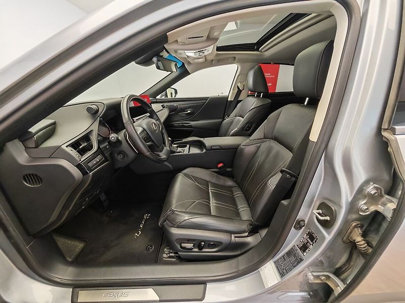 Lexus ES 300h 300h Luxury - fotka 29 z 49