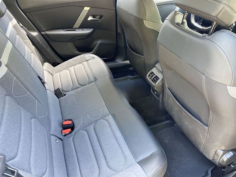 Citroën C4 (2021) 1.2 PureTech DSG - fotka 13 z 30