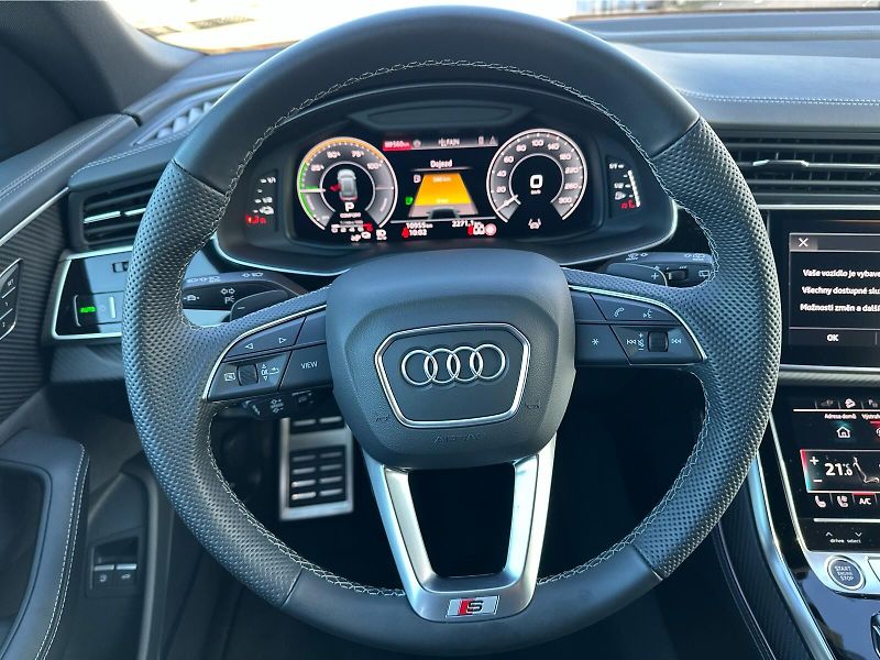 Audi Q8 60 TFSIe PHEV 250kW Quattro So - fotka 19 z 22