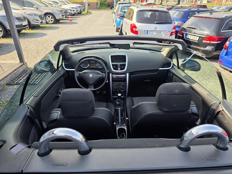 Peugeot 207 1.6 i Kabriolet  - fotka 18 z 18