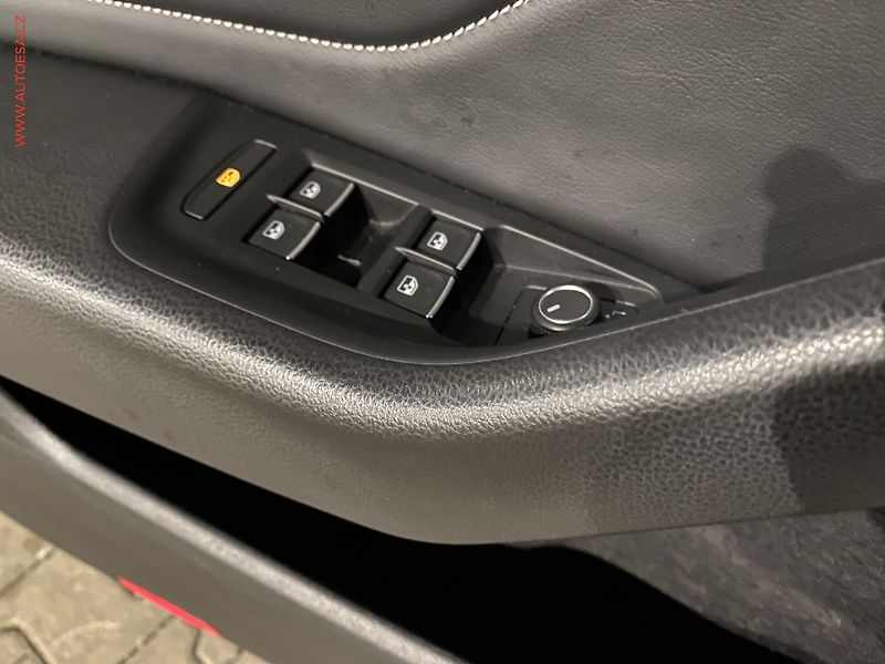 Volkswagen Passat (2021) 2.0TDi, ČR, Elegance, DSG - fotka 11 z 18
