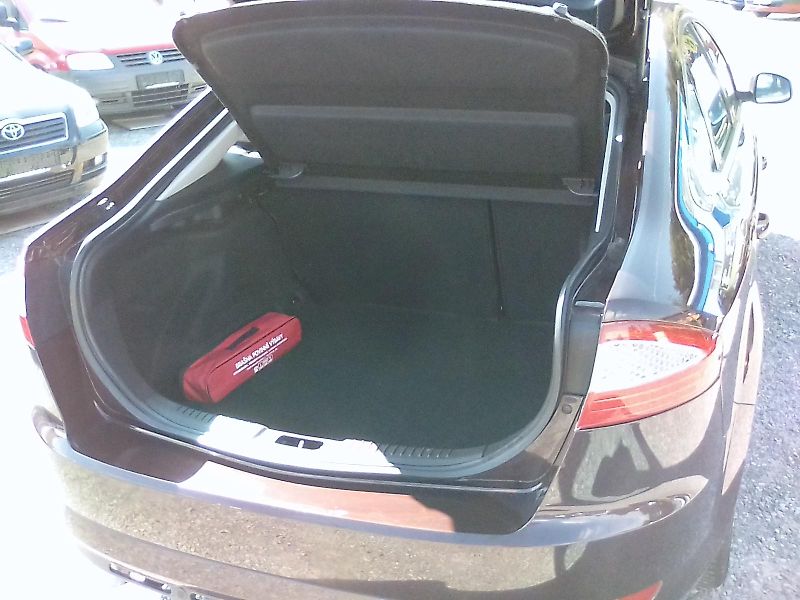 Ford Mondeo (2009) 2.0i 16V Titanium, ser. knížka - fotka 28 z 32