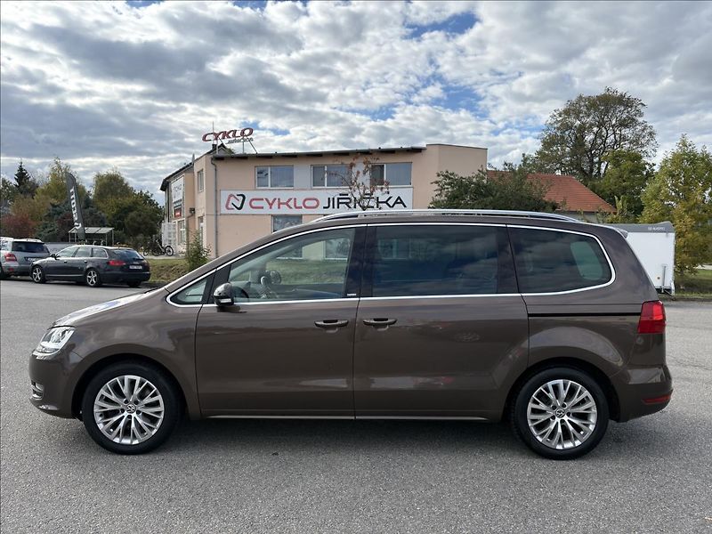 Volkswagen Sharan 2,0 TDi 103kW 7sed,Servis,2Maj - fotka 32 z 34