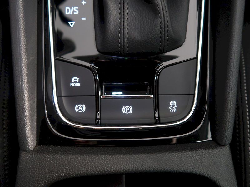 Škoda Karoq (2025) TOP SELECTION 2.0TDI 110KW DSG - fotka 34 z 42