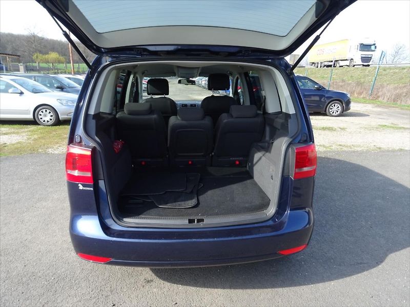 Volkswagen Touran 1,2 TSi 77 kW - fotka 17 z 33
