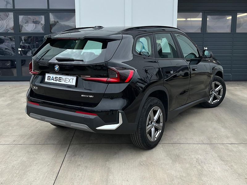 BMW X1 sDrive18i - fotka 4 z 22
