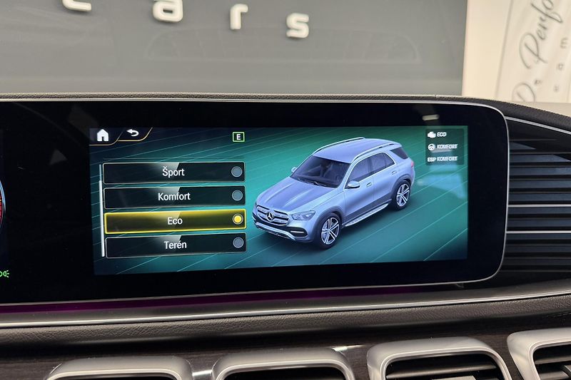 Mercedes-Benz GLE (2021) GLE 300d 4Matic AMG Line - fotka 80 z 94
