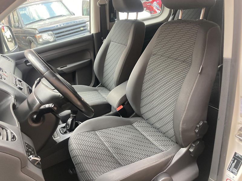 Volkswagen Caddy (2013) MAXI 2,0TDi 7míst 4MOTION RZV - fotka 14 z 20