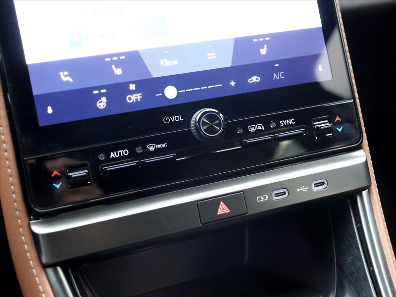Lexus LBX 1,5 HEV Relax FWD 67kW CZ - fotka 29 z 39