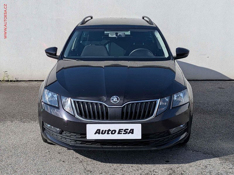 Škoda Octavia (2019) 1.5TSi, ČR, AC, výhřev sed - fotka 2 z 15