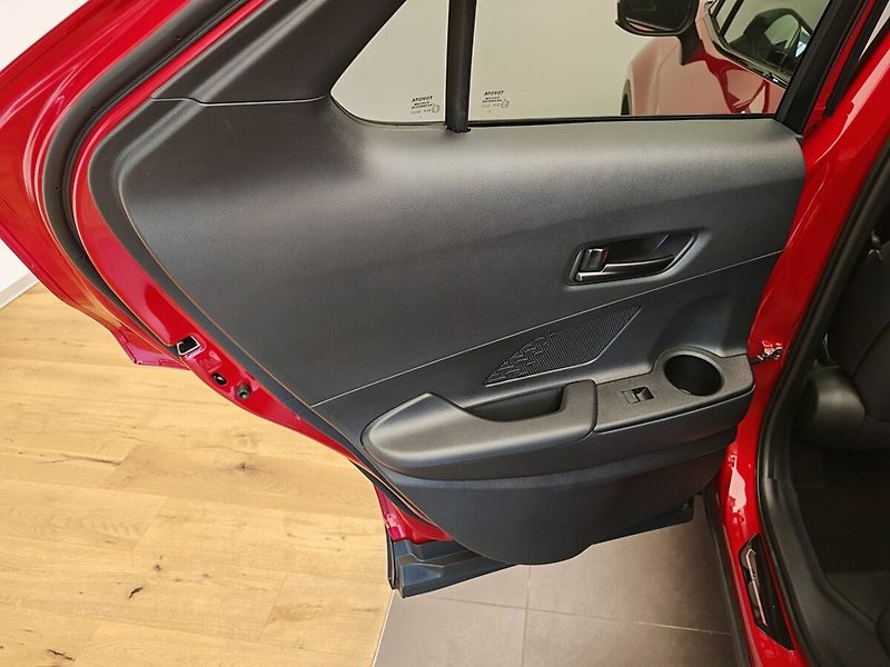 Toyota C-HR 2.0 Hybrid 4x2 Executive - fotka 27 z 46