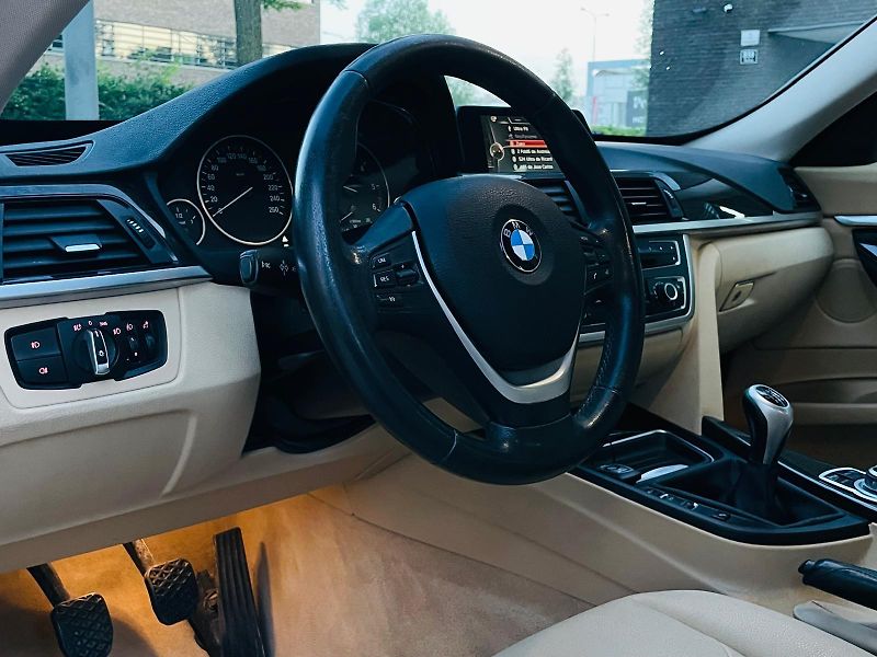 BMW Řada 3 318D GT MANUÁL KAMERA VÝHŘEV  - fotka 26 z 46