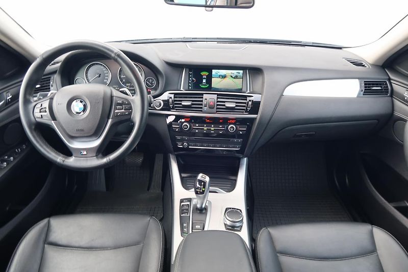 BMW X4 xDrive20i - fotka 4 z 9