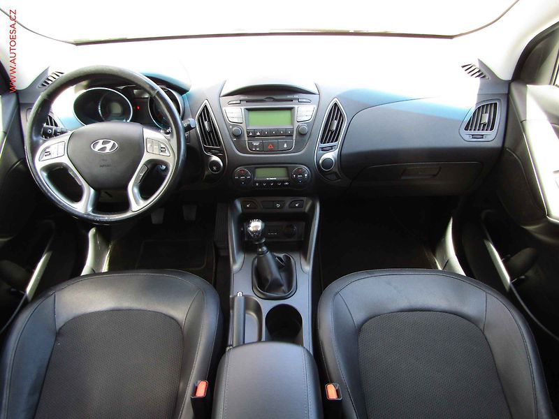 Hyundai ix35 (2014) 1.6 GDi, ČR, Klima - fotka 8 z 15