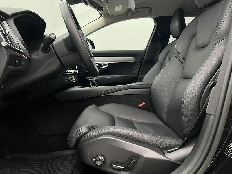 Volvo V90 CC B4 AWD PLUS AUT  - fotka 3 z 42