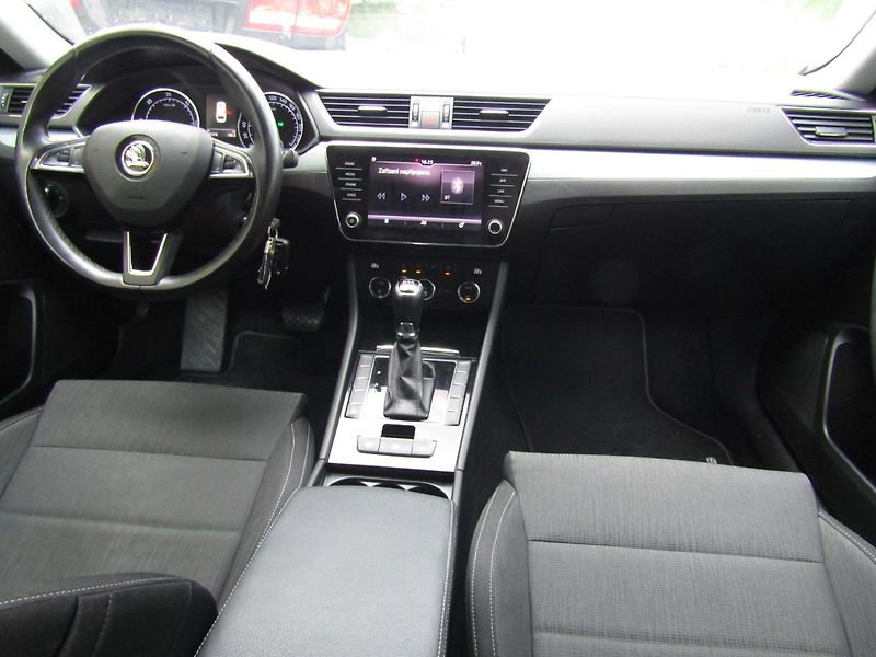 Škoda Superb (2018) 1.6 TDI 88kW DSG - fotka 15 z 38