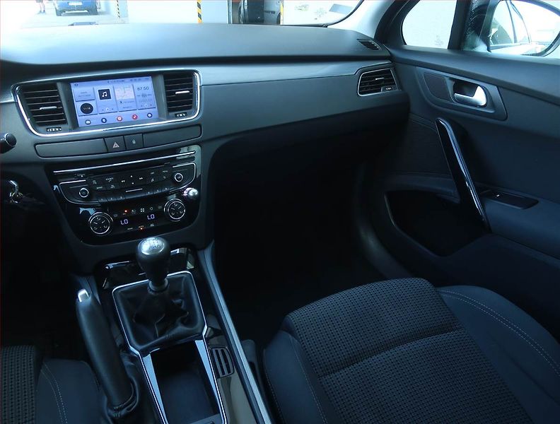 Peugeot 508 (2013) 2.0 HDi, Serv.kniha, Navi - fotka 8 z 13