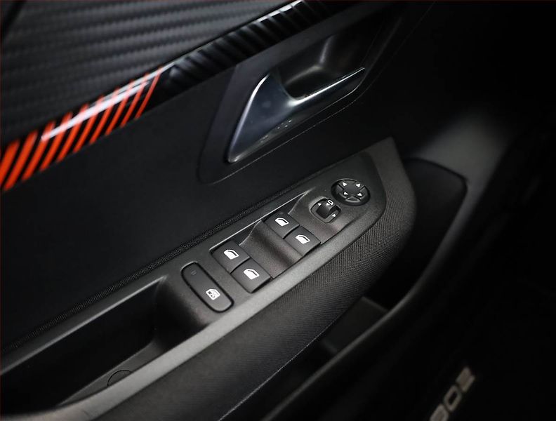 Peugeot 208 (2023) 1.2 PureTech, ČR,1.maj - fotka 15 z 17