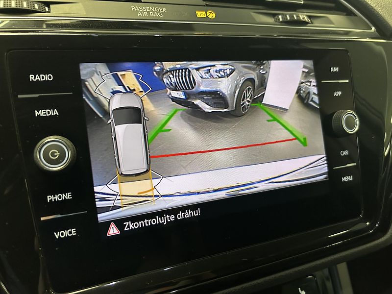 Volkswagen Touran (2023) 2.0TDi Highline LED Kamera TZ - fotka 12 z 35