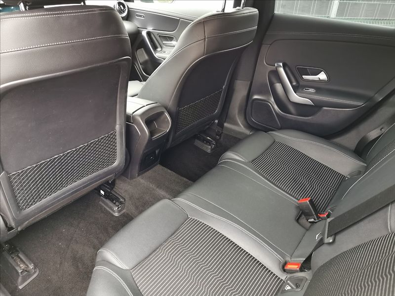 Mercedes-Benz CLA 200 d Shooting Brake - fotka 18 z 21