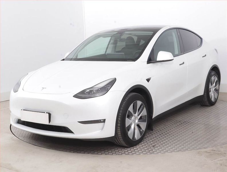Tesla Model Y (2023) Long Range AWD 79kWh, SoH 92% - fotka 2 z 21