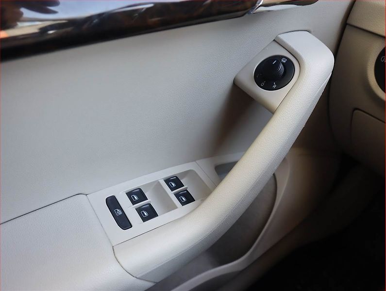 Škoda Octavia (2013) 1.6 TDI, Automat, Tempomat - fotka 17 z 18
