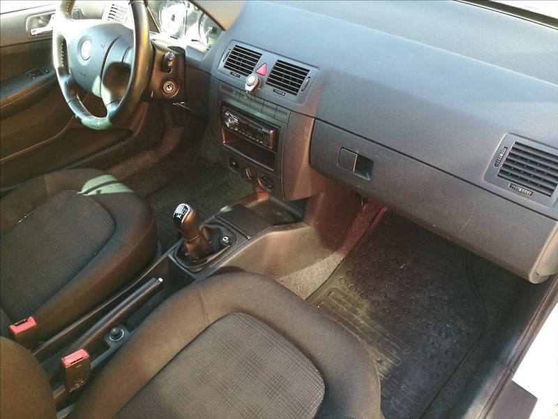 Škoda Fabia 1,4 i 16v klima - fotka 11 z 17