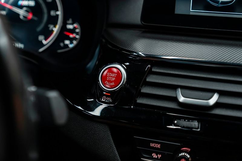 BMW M5 - fotka 10 z 27