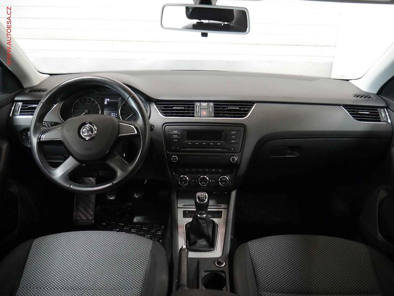 Škoda Octavia (2013) 2.0 TDi, 1.maj,ČR, servis - fotka 8 z 16