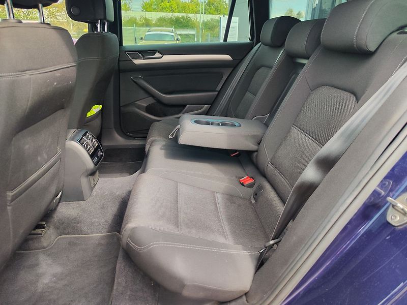 Volkswagen Passat 2.0 TDI/110kW Comfortline DSG - fotka 11 z 32