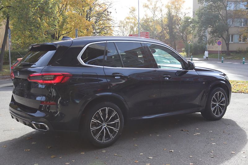 BMW X5 XDRIVE 30D M-PAKET G05 195kW  - fotka 9 z 49