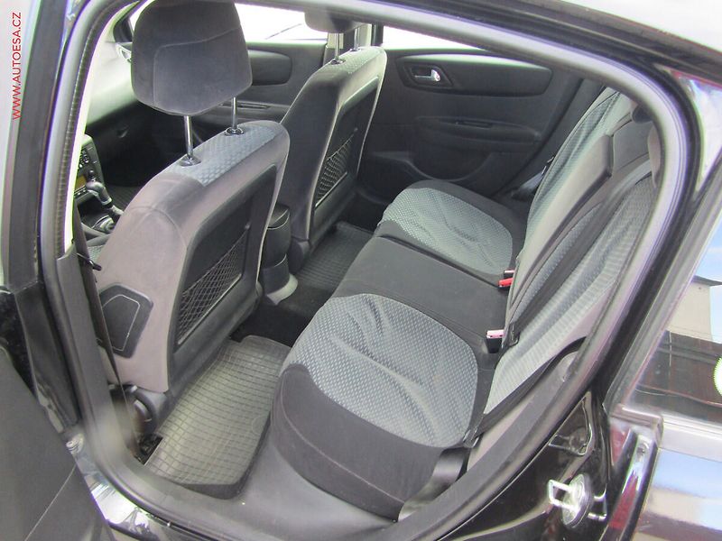 Citroën C4 (2006) 1.6 HDi, Klima - fotka 10 z 17