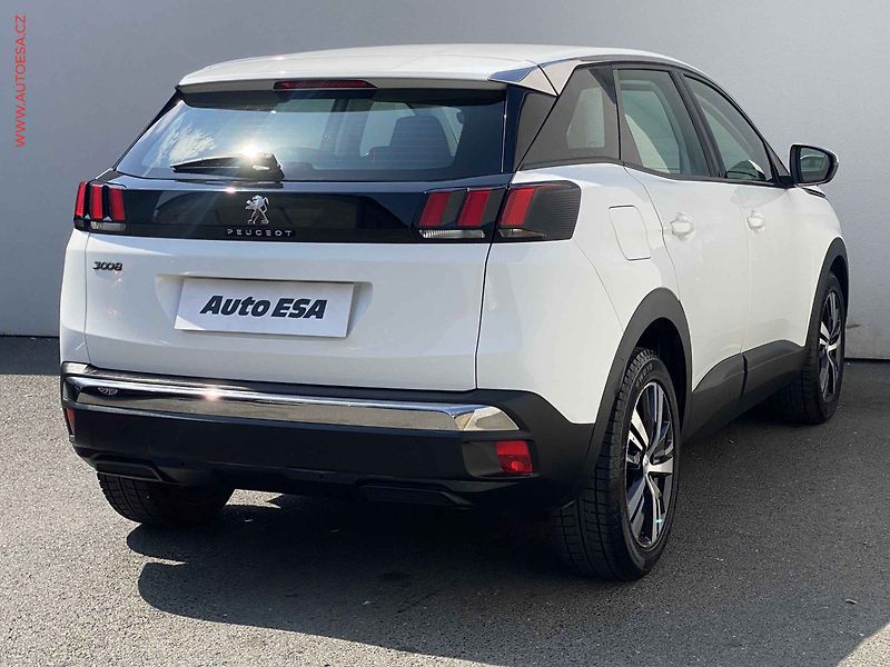 Peugeot 3008 (2018) 1.2PT, 1.maj,ČR, Active - fotka 4 z 18