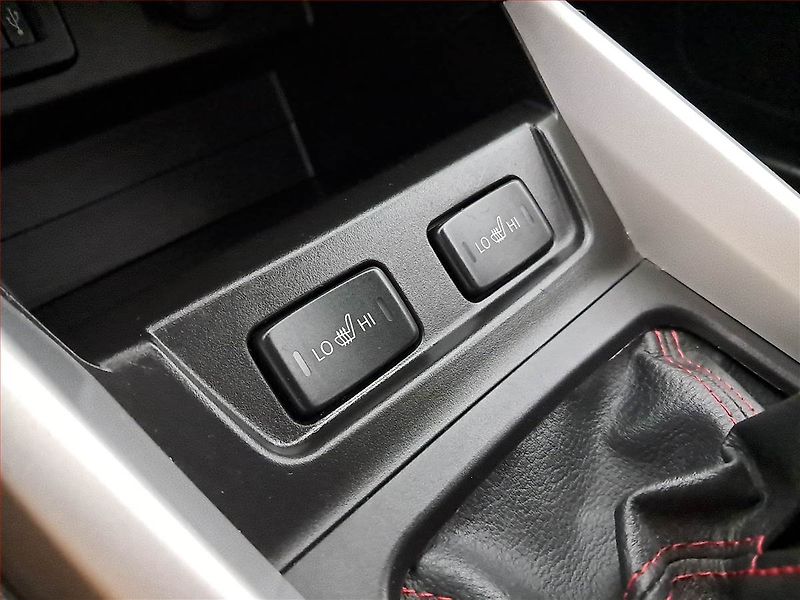 Suzuki Vitara (2017) S 1.4 BoosterJet, ČR,1.maj - fotka 18 z 21