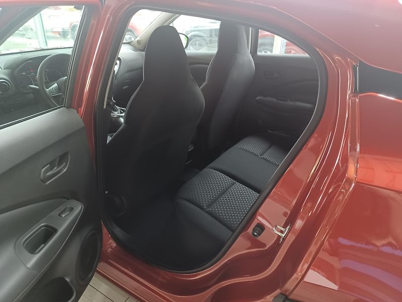 Nissan Juke (2025) 1.0DIG-T 84kW ACENTA+COMFORT - fotka 14 z 16