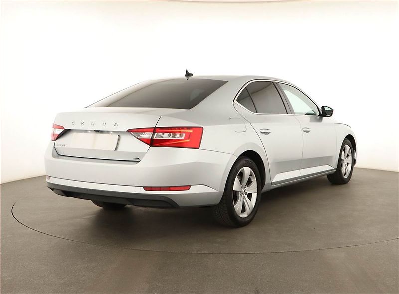 Škoda Superb (2021) Style 2.0 TDI, Automat - fotka 5 z 20