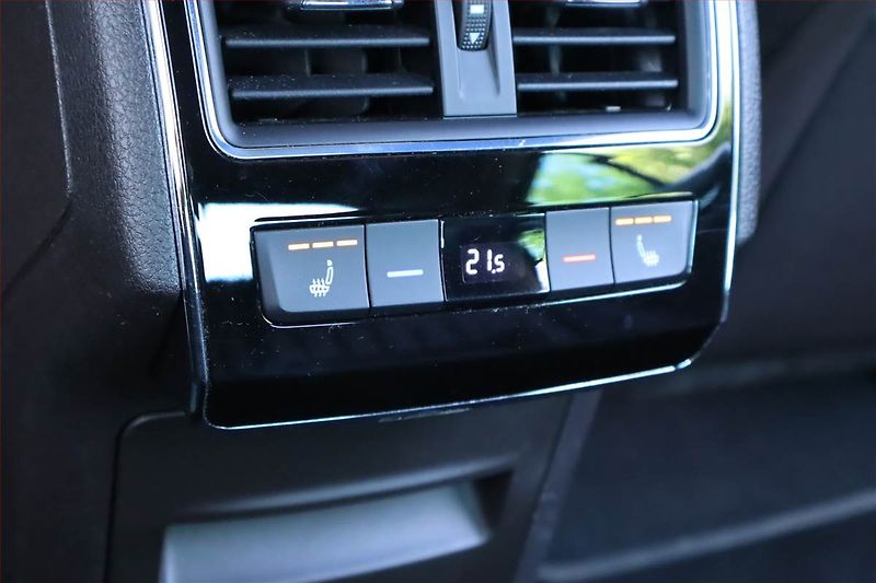 Škoda Superb (2019) Laurin&Klement 2.0 TDI - fotka 25 z 31