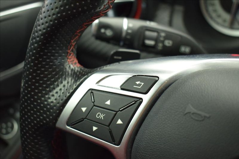 Mercedes-Benz Třídy A 2,0 i, 250 SPORT,aut,navi, - fotka 15 z 28