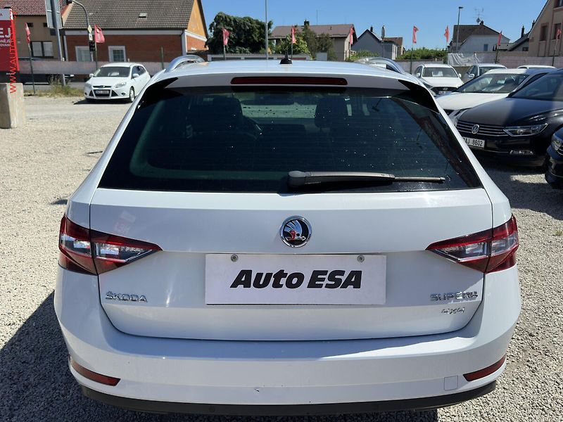 Škoda Superb (2015) 2.0 TDi, Style, DSG - fotka 5 z 20