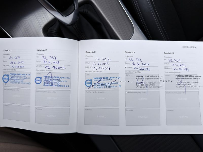 Volvo V60 Cross Country D4 AWD // 4x4 - fotka 29 z 30