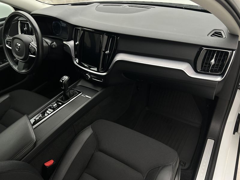 Volvo V60 D3 MOMENTUM MAN - fotka 22 z 41