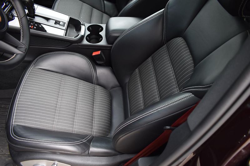 Porsche Macan (2023) T/Pano/KeyLess - fotka 22 z 42