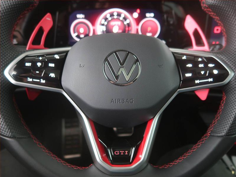 Volkswagen Golf (2024) GTI Clubsport - fotka 19 z 22