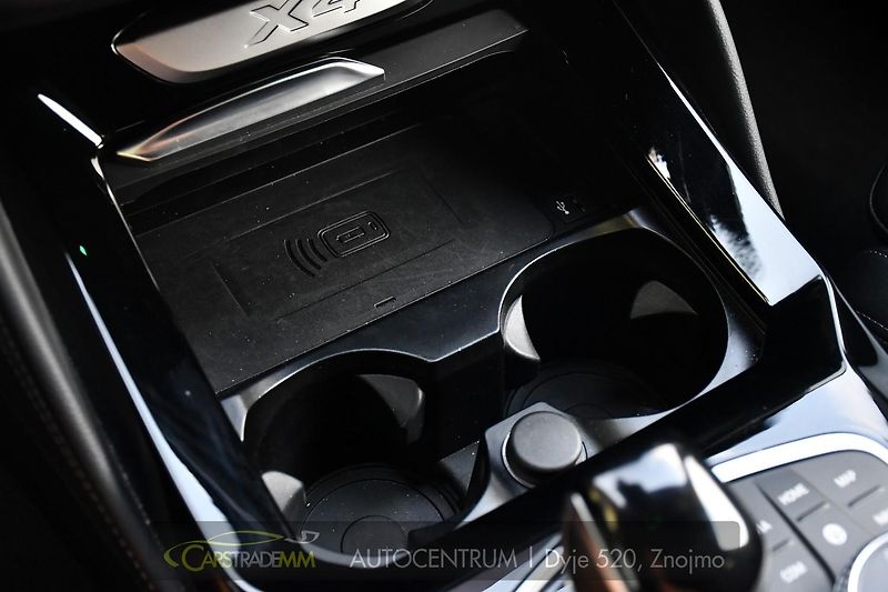 BMW X4 xD30d M-SPORT NTOP TAŽNÉ ČR 1M - fotka 35 z 54