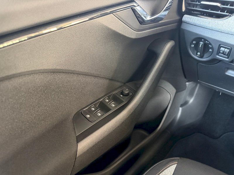 Škoda Scala (2025) Selection 1.0 TSI / 85 kW M6 - fotka 7 z 25