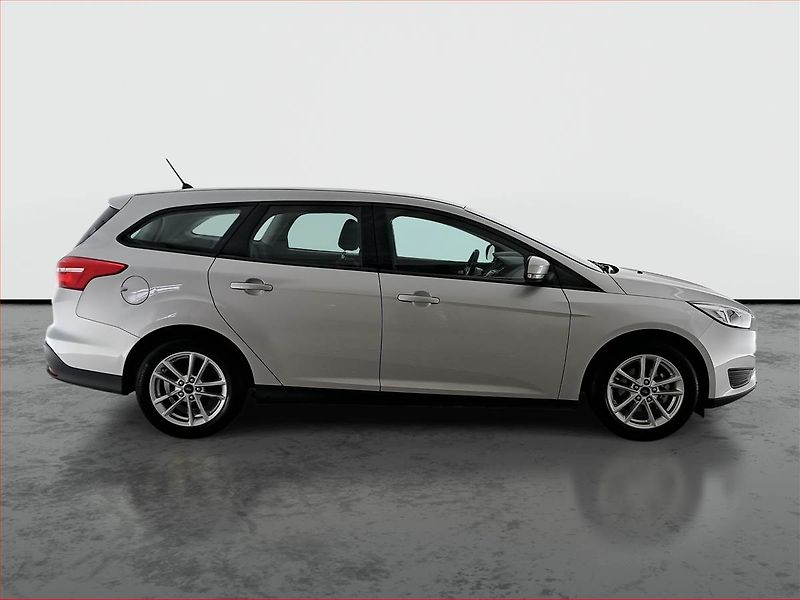 Ford Focus (2017) 1.6 i, Tempomat - fotka 6 z 15