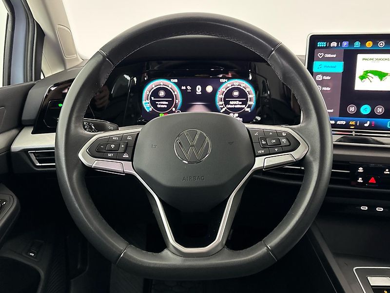 Volkswagen Golf Life DSG - fotka 18 z 30