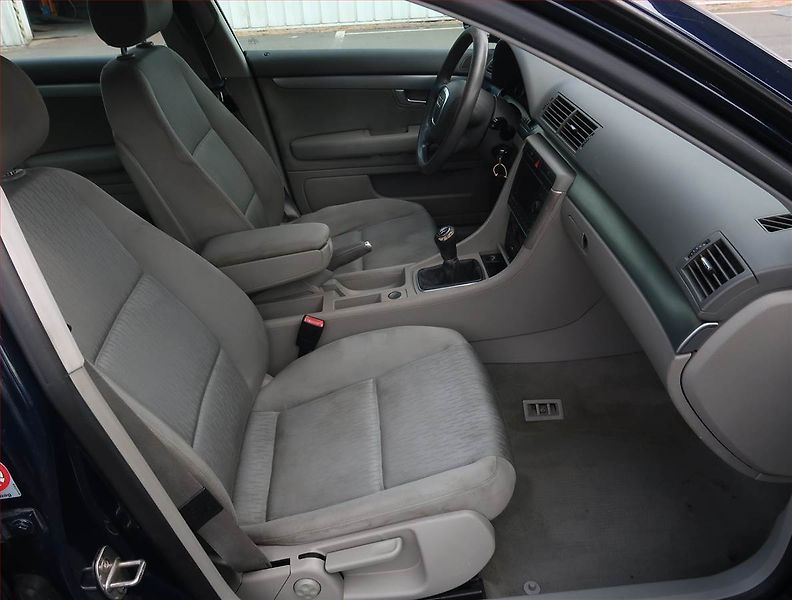 Audi A4 (2005) 2.0 TDI, po STK, Tažné - fotka 9 z 19
