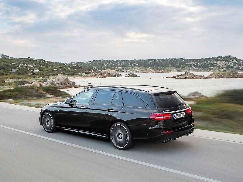 Mercedes-Benz E kombi.