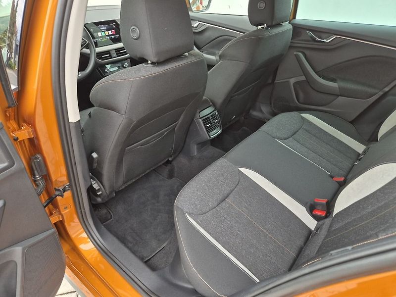 Škoda Kamiq Top Selection 1.0 TSI 85 kW - fotka 13 z 27